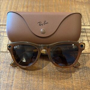 Meta Ray-Ban Skyler Sunglasses with Case